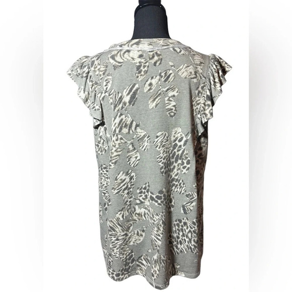 Ces Femme Gray Multi Floral Cheetah Print Top with Ruffle Detail size Large - Picture 5 of 5